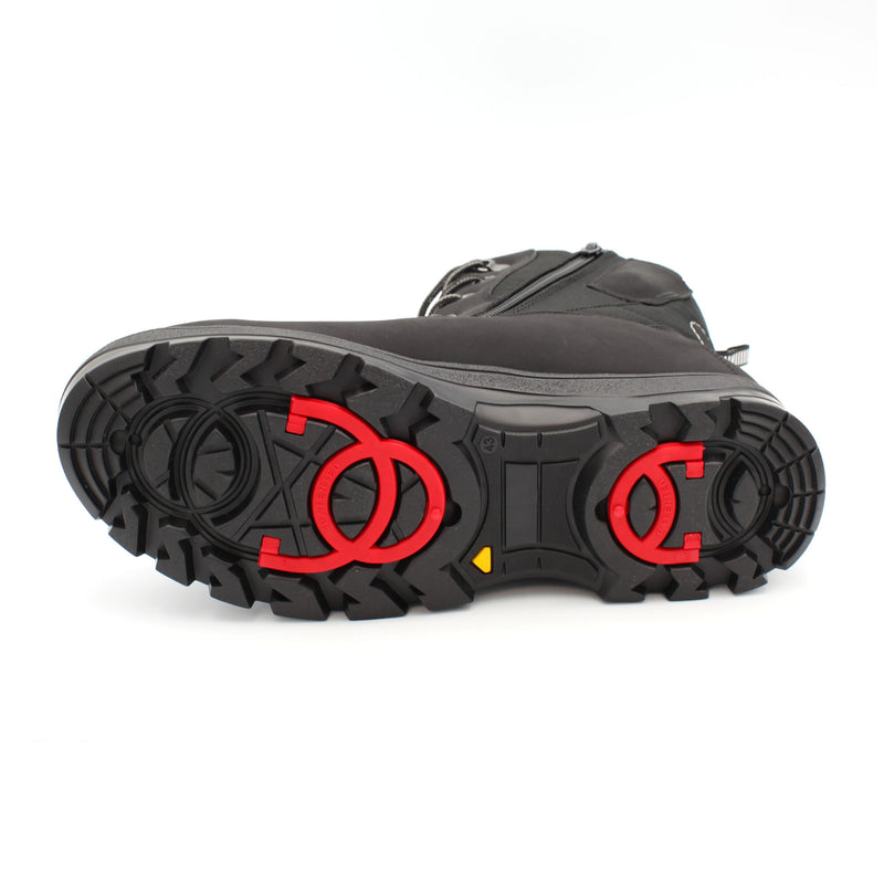 The Keele Men's Winter Boot in Black, features our signature OC System retractable ice grips built into the sole. Flip them out when it's slippery, tuck them away when it’s not – perfect for switching from snowy pavements to frosty country walks without missing a beat. Buy now at ICEGRIPPER.