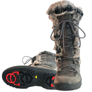 The Lucia2 women's full length winter boot in Gray is a classic Alpine style tall boot, featuring the on/off OC System ice grip soles. Buy now at ICEGRIPPER.