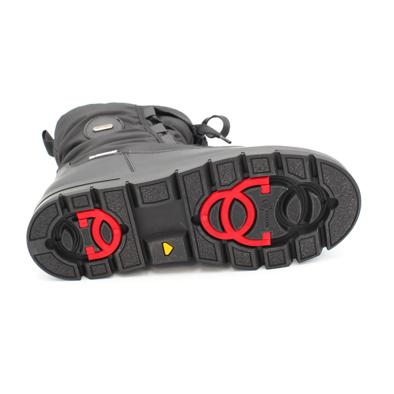 This version of the Taylor Boot in Black, features our signature OC System retractable ice grips built into the sole. Flip them out when it's slippery, tuck them away when it’s not – perfect for switching from snowy pavements to frosty country walks without missing a beat. Buy now at ICEGRIPPER.