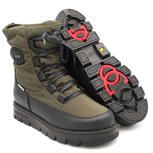 This version of the Taylor in Olive, features our signature OC System retractable ice grips built into the sole. Flip them out when it's slippery, tuck them away when it’s not – perfect for switching from snowy pavements to frosty country walks without missing a beat. Buy now at ICEGRIPPER.