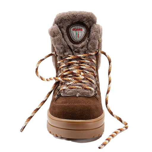 Inspired by the timeless silhouette of a traditional women’s ankle boot, the Ginevra in Coffee elevates the look with premium Hydro Suede uppers and an indulgent Original Shearling lining, collar, and tongue. Inside, your feet stay naturally insulated and supremely comfortable, with a comfort zone down to -30°C. Ginevra also features the revolutionary on/off ice grip, anti slip OC System Soles. Ginevra is ideal for frosty commutes, après-ski evenings, or winter walks. Buy now at ICEGRIPPER.