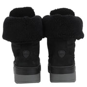 Henta's Fold-over sherpa collar adds warmth and alpine-inspired style. Buy now at ICEGRIPPER.