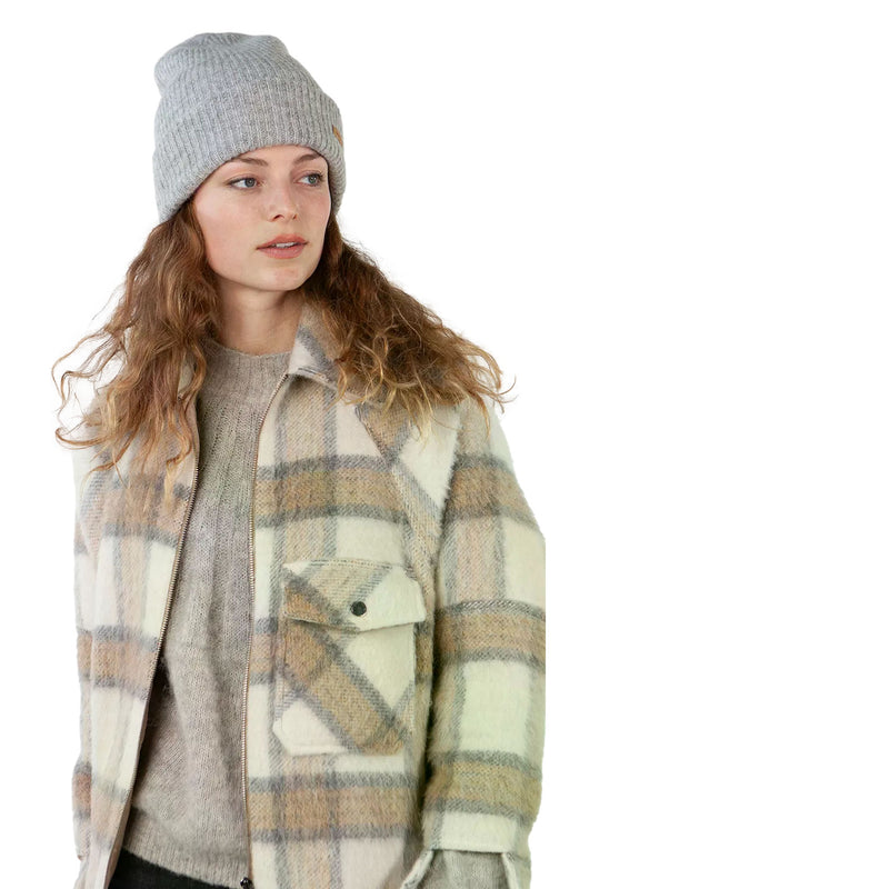 Barts Witzia Beanie in Heather Grey. An extra-soft, stretchy, winter staple perfect for chilly days. Pair it with our Witzia Scarves and Witzia Gloves for an effortlessly snug winter combo you’ll reach for again and again. Buy now at ICEGRIPPER.