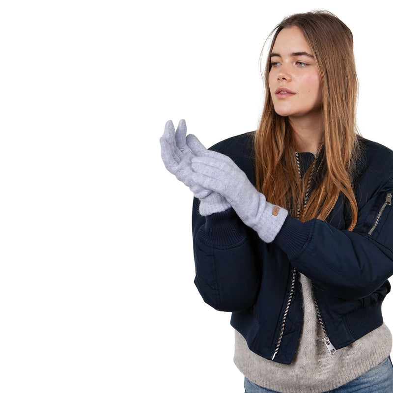 Barts Witzia Gloves in Light Blue. An extra-soft, stretchy, winter staple perfect for chilly days. Pair it with our Witzia Scarves and Witzia Beanie for an effortlessly snug winter combo you’ll reach for again and again. Buy now at ICEGRIPPER.
